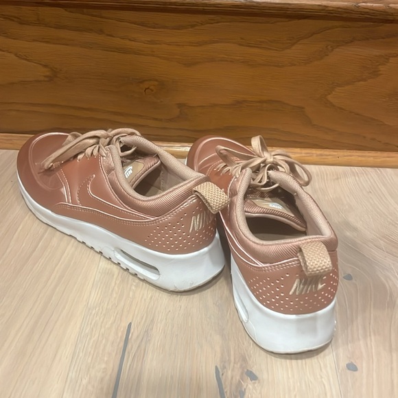Nike Air Max Thea Rose Gold - Picture 2 of 3
